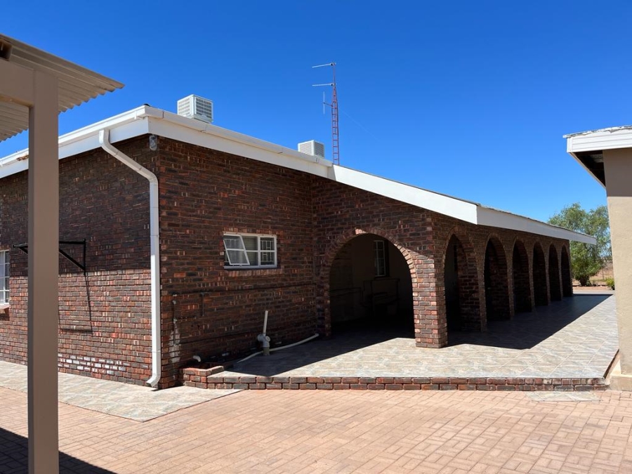 4 Bedroom Property for Sale in Upington Rural Northern Cape